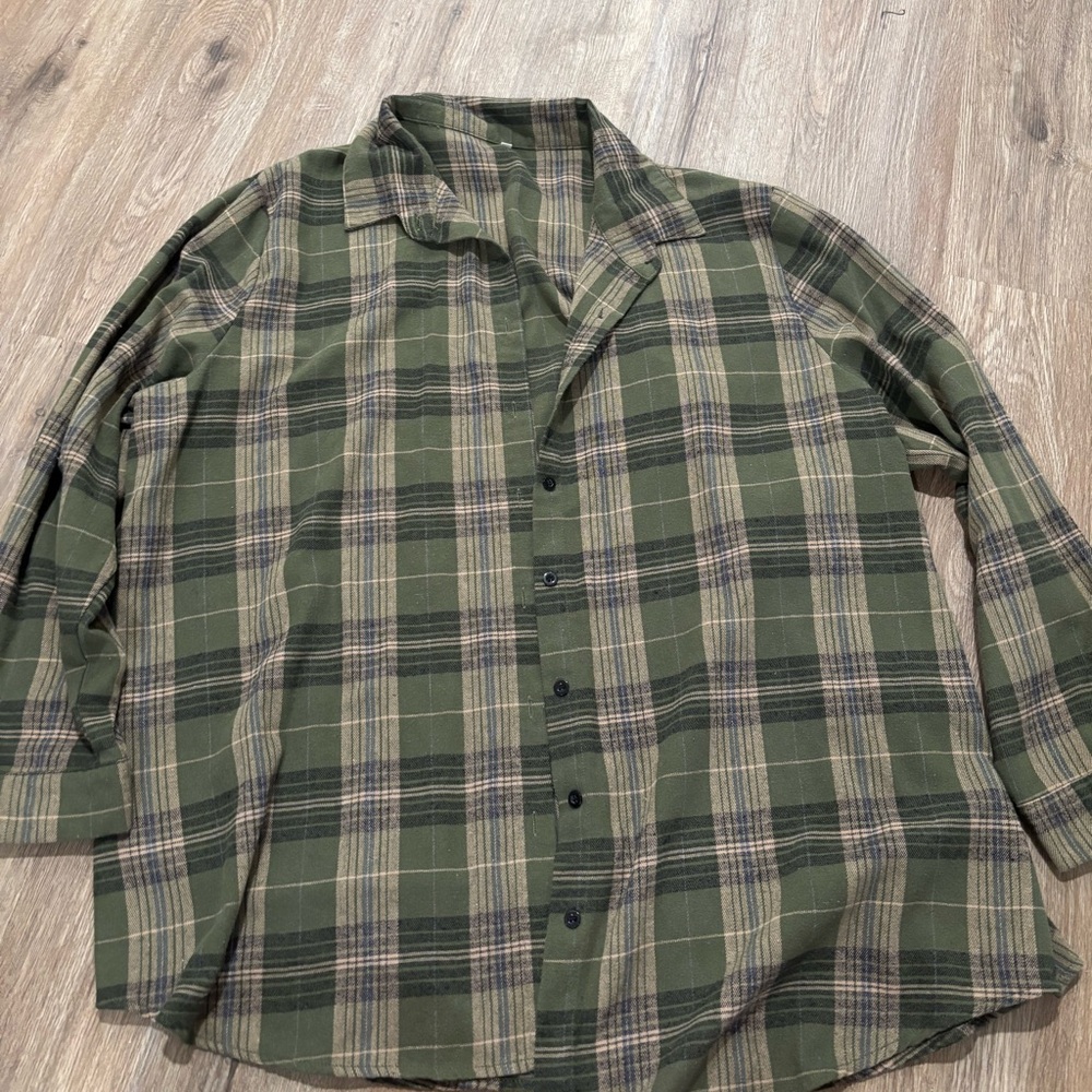 4XL Women’s flannel button up